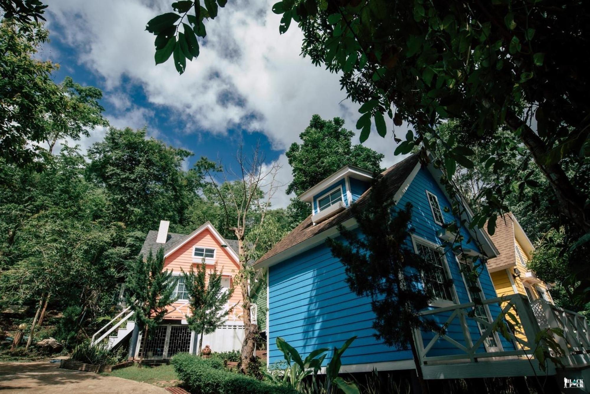 Suriyan Villa Erawan Kanchanaburi สุริยัน วิลล่า เอราวัณ กาญจนบุรี Tha Kradan Luaran gambar